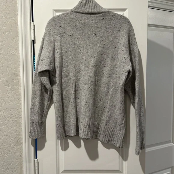 Zara sweater - Picture 3 of 3
